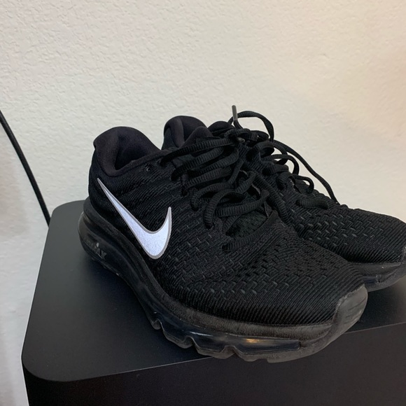 Shoes - Picture 5 of 8